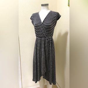 White and black pattern dress, preowned, in good condition